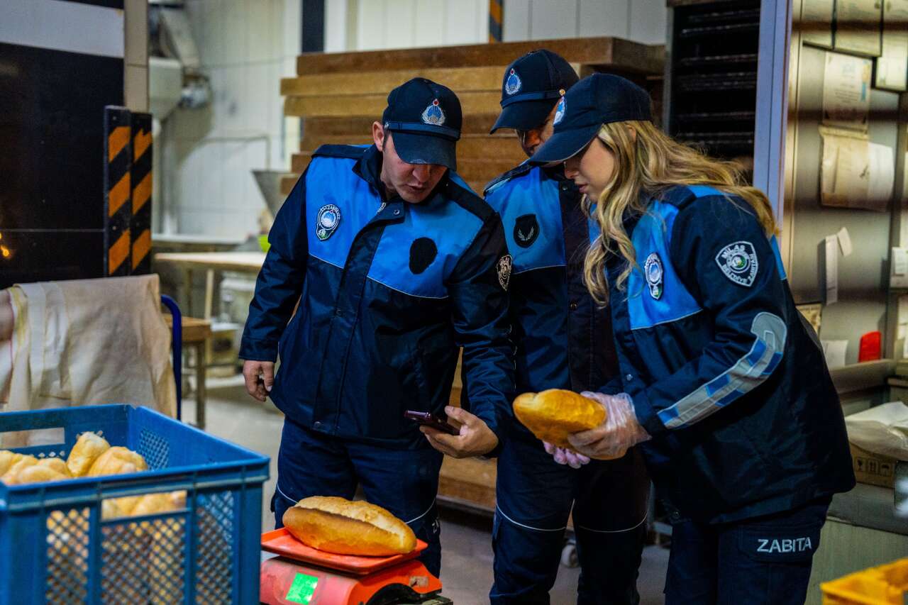 Halk Sağlığı İçin Erken Mesai: Zabıta Fırınları Denetledi 5